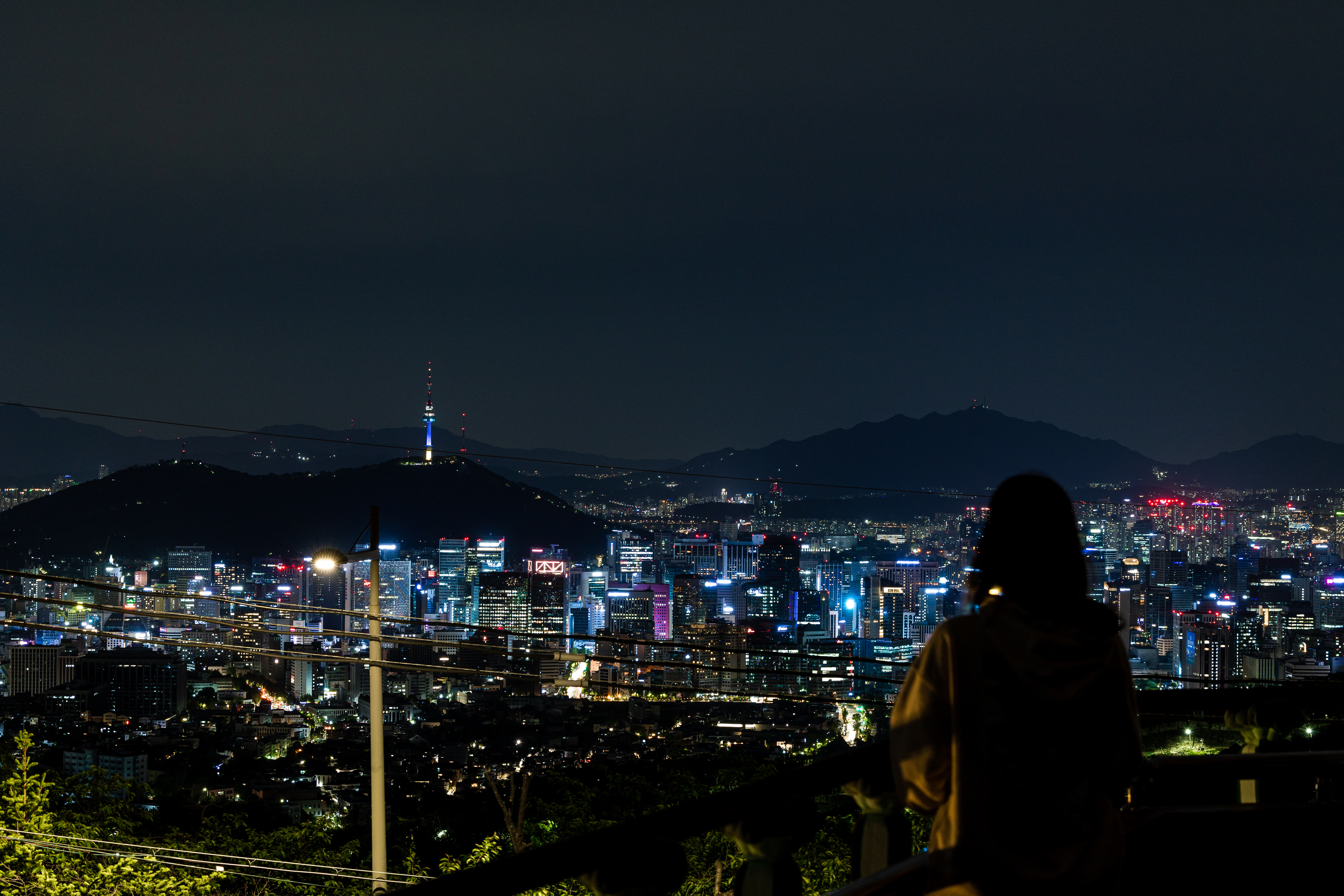 Bugaksan Mountain: Amazing Vibes from Coffee Shops with a View to the Nightscape of Downtown Seoul